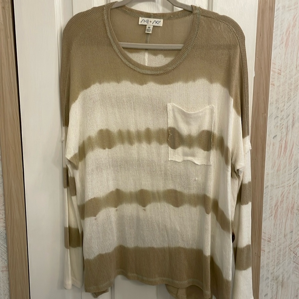 Ladies top
100% Algodon
Very lightweight, will require a cami 
Underneath